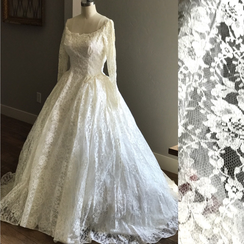 Vintage lace wedding dress